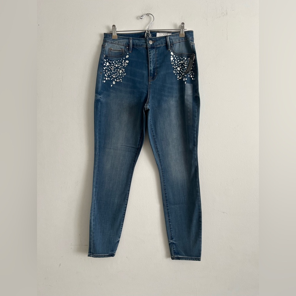 Bold Elements Curvy Skinny blue Jeans with rhinestone accents size 8 NWT